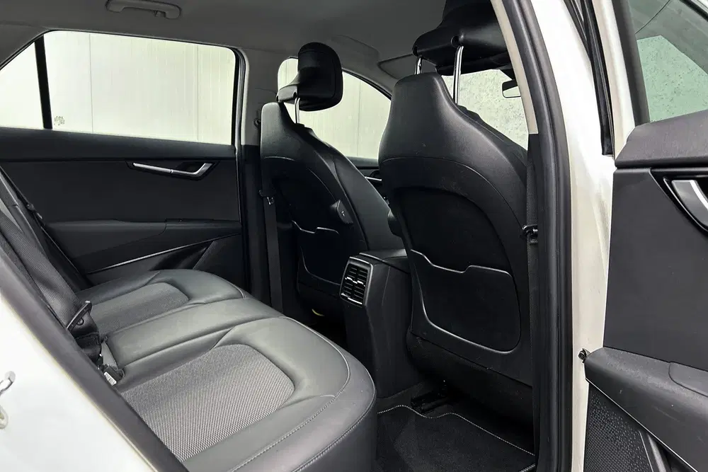Kia Niro DynamicLine 64.8 kWh uit 2022, foto 15