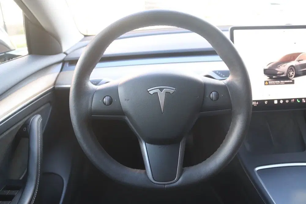 Tesla Model 3 Standard RWD Plus 60 kWh uit 2022, foto 11