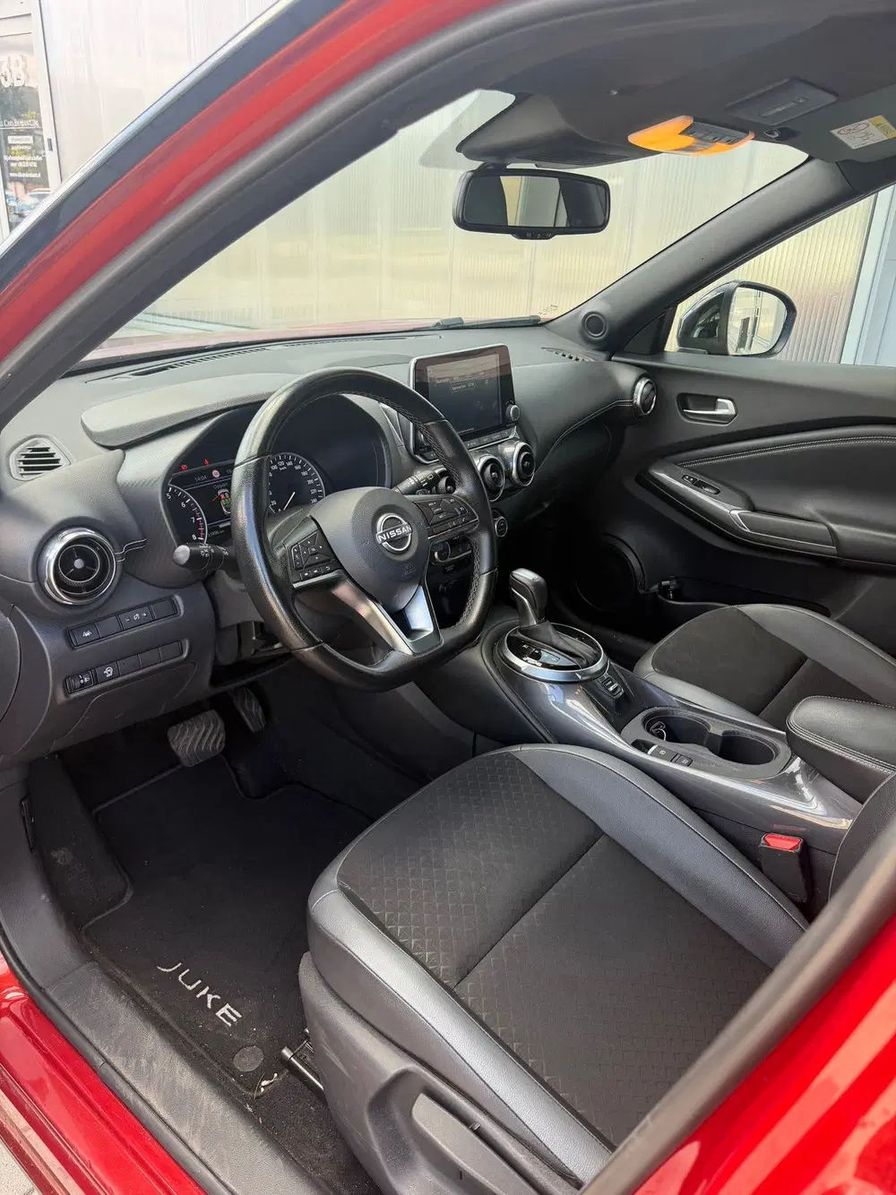 Nissan Juke 1.0 DIG-T N-Design uit 2023, foto 2