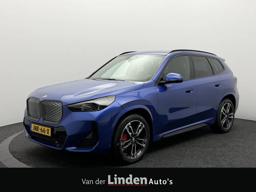 BMW iX1 eDrive20 67 kWh M-Sport ProShadow Line SOH uit 2025