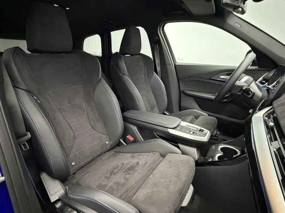 BMW iX1 eDrive20 67 kWh M-Sport ProShadow Line SOH uit 2025, foto 12