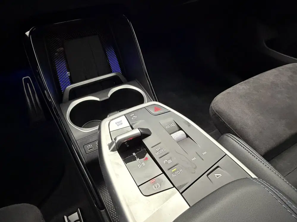 BMW iX1 eDrive20 67 kWh M-Sport ProShadow Line SOH uit 2025, foto 14