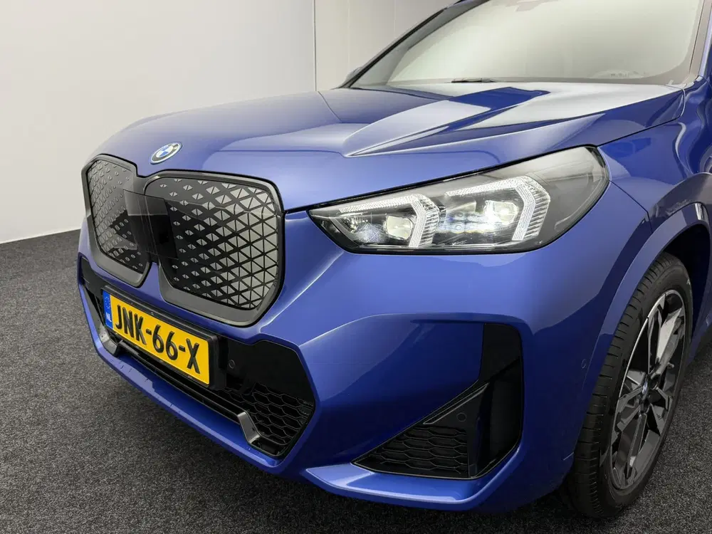 BMW iX1 eDrive20 67 kWh M-Sport ProShadow Line SOH uit 2025, foto 3