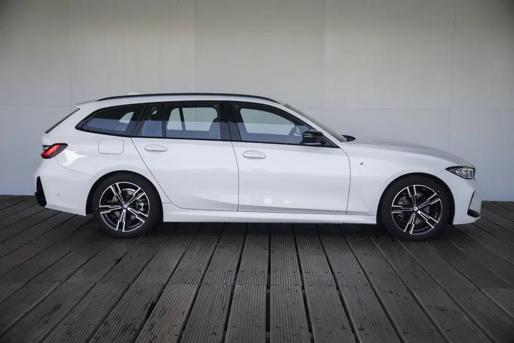 BMW 3-serie 320i uit 2025, foto 4