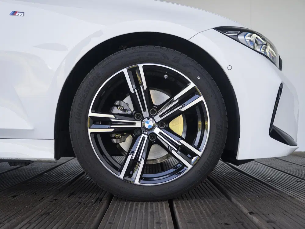 BMW 3-serie 320i uit 2025, foto 6
