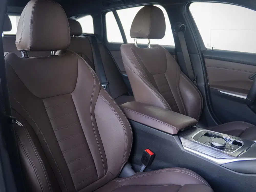 BMW 3-serie 320i uit 2025, foto 8