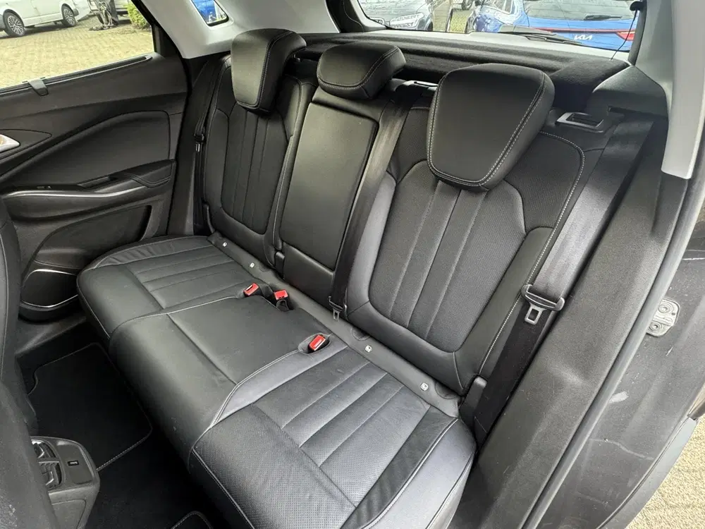 Opel Grandland 1.6 Turbo Hybrid4 244 PK Business Executiv uit 2020, foto 13