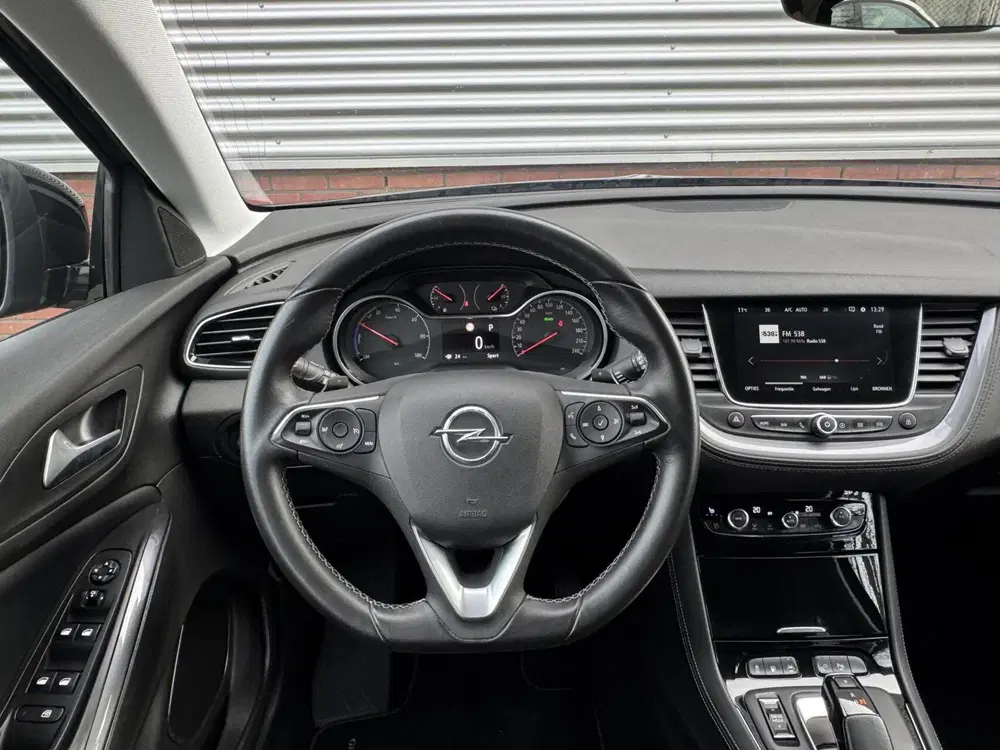 Opel Grandland 1.6 Turbo Hybrid4 244 PK Business Executiv uit 2020, foto 15