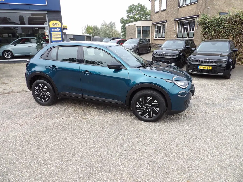 Fiat 600 1.2 Mild-Hybrid uit 2024, foto 2