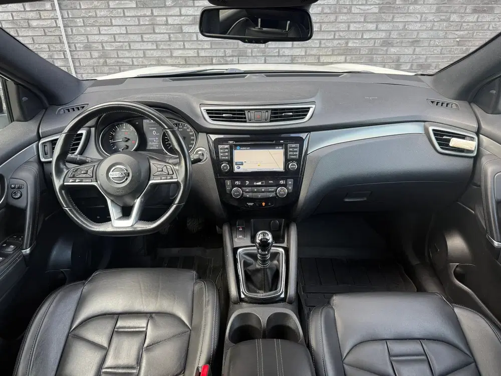 Nissan Qashqai 1.2 Tekna + Panorama uit 2019, foto 2