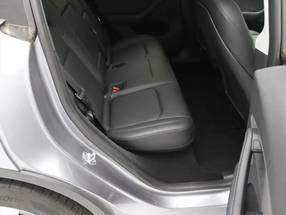 Tesla Model Y Long Range AWD 351pk 96 uit 2023, foto 14