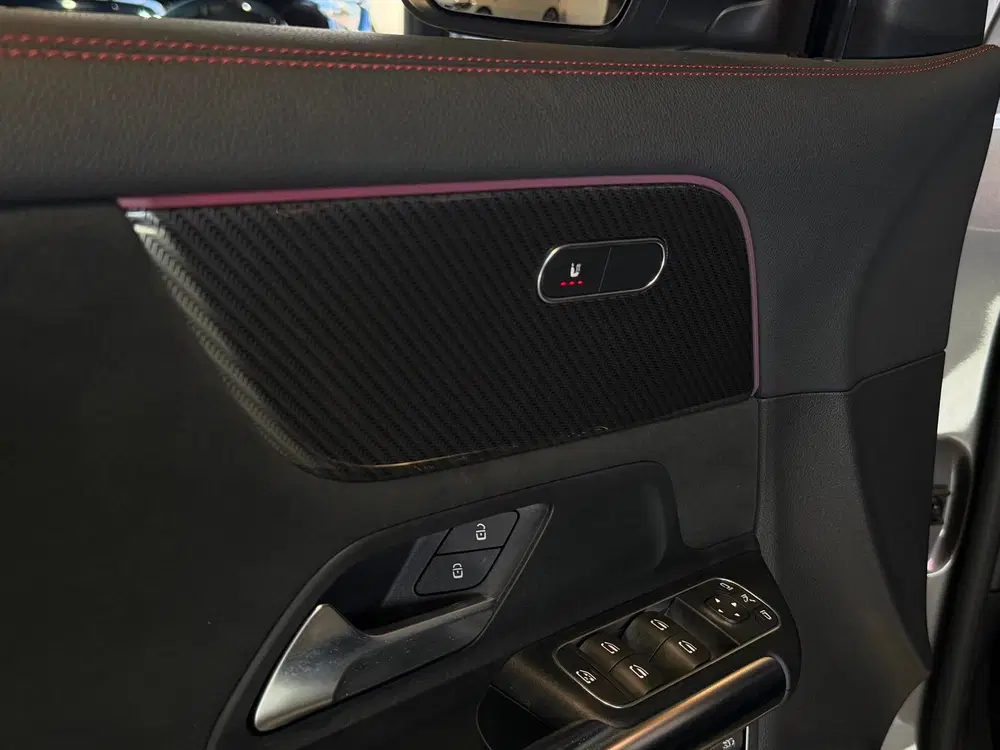 Mercedes-Benz GLA 250 4MATIC AMG Pano uit 2020, foto 4