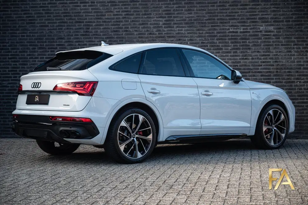 Audi Q5 55 TFSI e S Line Luchtvering uit 2021, foto 10