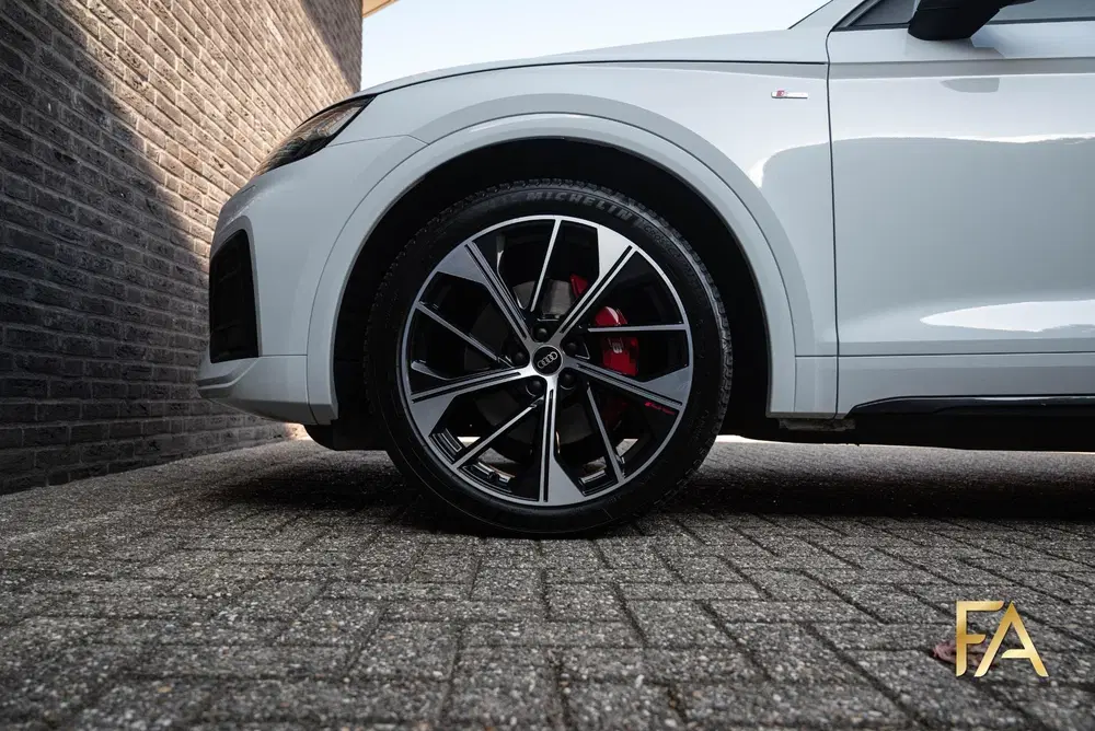 Audi Q5 55 TFSI e S Line Luchtvering uit 2021, foto 15