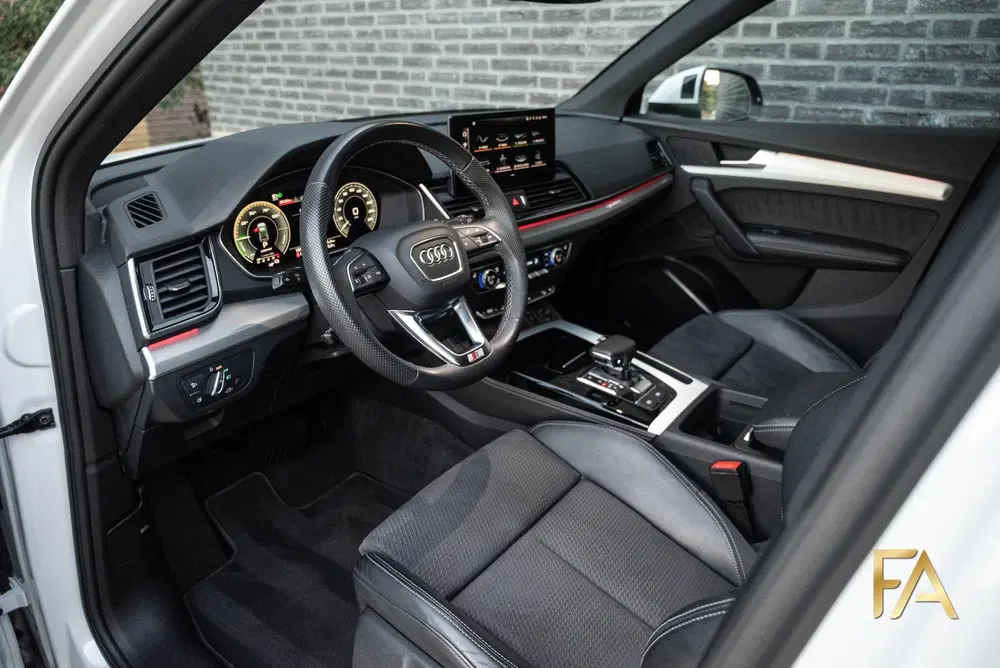 Audi Q5 55 TFSI e S Line Luchtvering uit 2021, foto 6