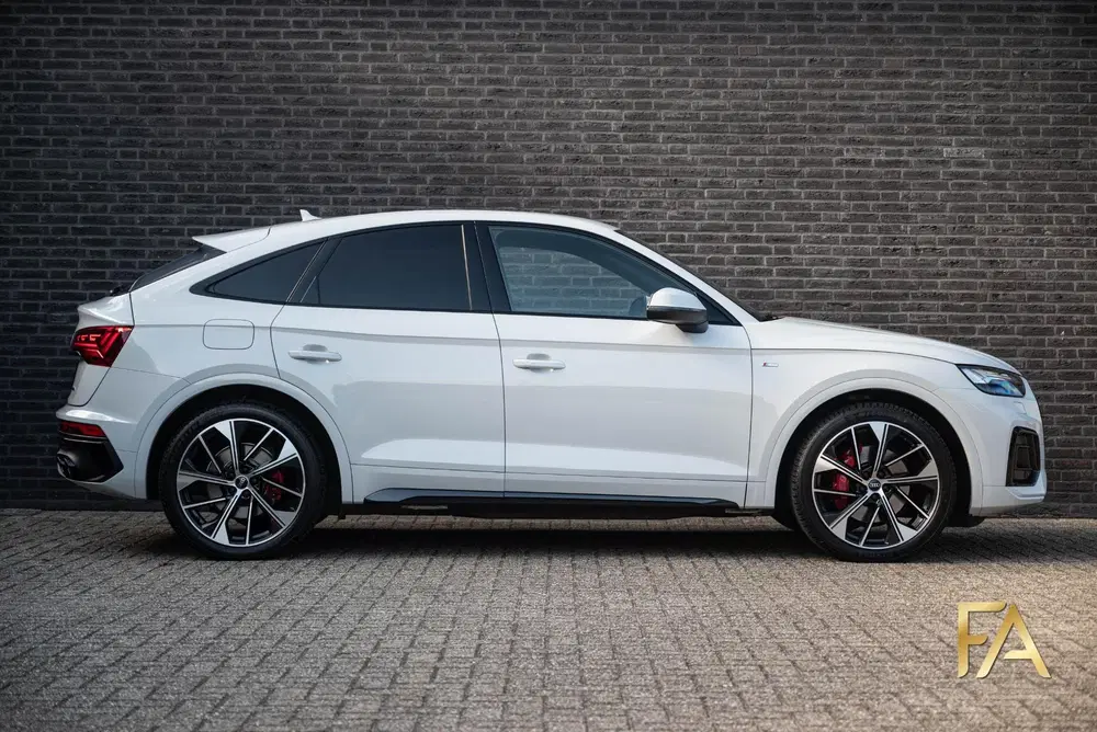 Audi Q5 55 TFSI e S Line Luchtvering uit 2021, foto 8