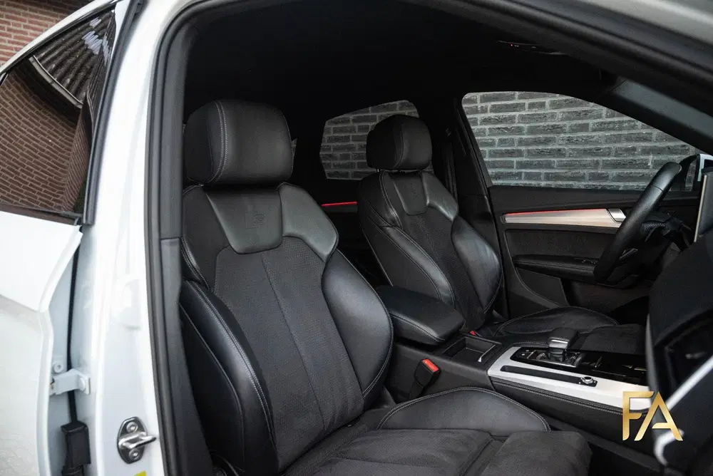 Audi Q5 55 TFSI e S Line Luchtvering uit 2021, foto 9