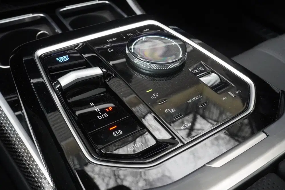 BMW i7 xDrive60 uit 2025, foto 12