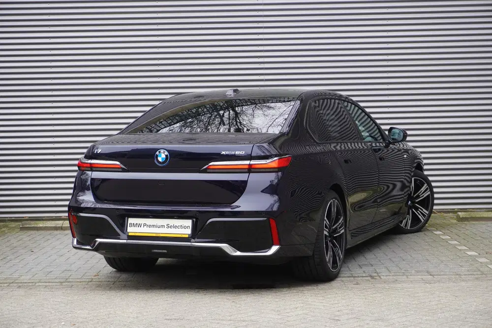 BMW i7 xDrive60 uit 2025, foto 2