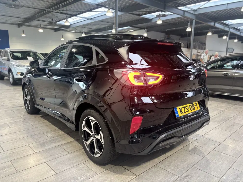 Ford Puma EcoBoost Hybrid 155 pk ST-Line X uit 2025, foto 2
