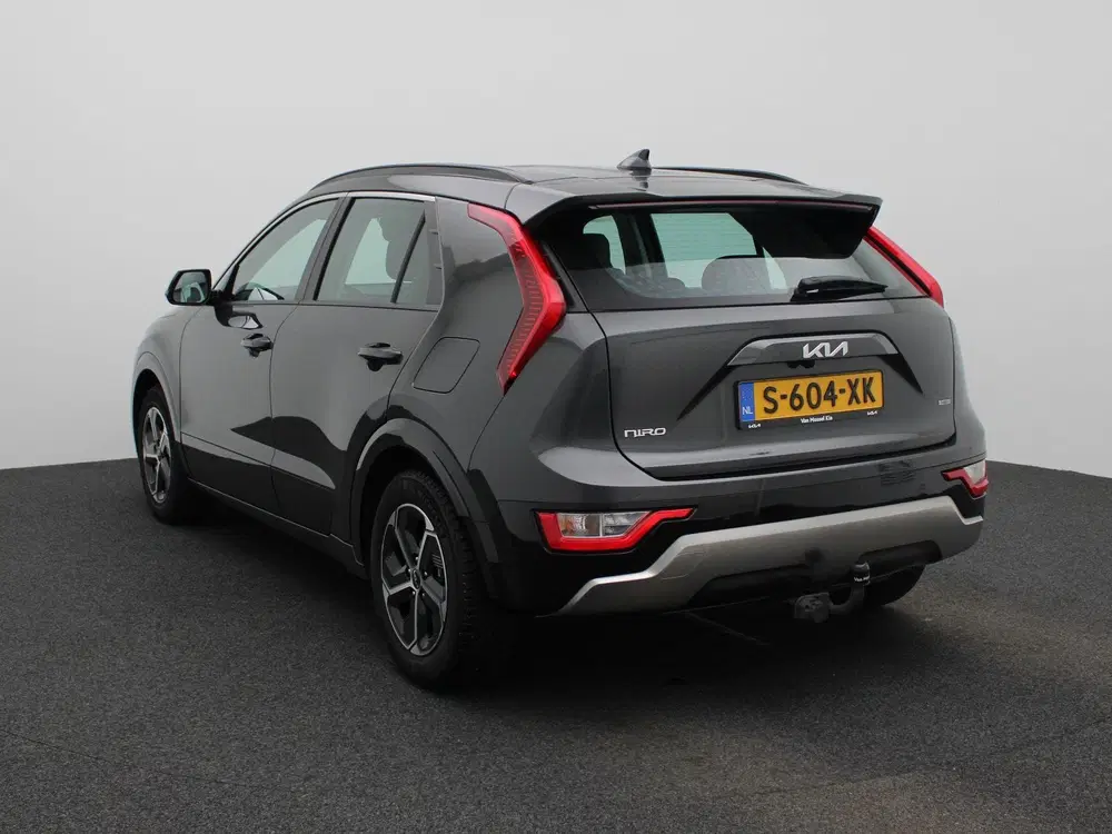 Kia Niro 1.6 GDi Hybrid DynamicLine uit 2023, foto 2