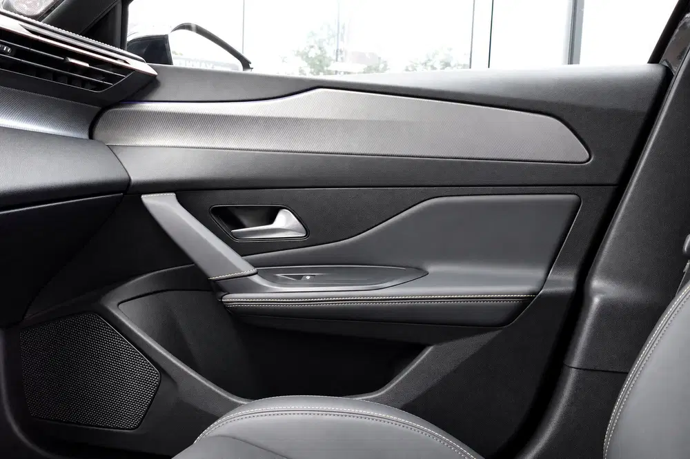 Peugeot 308 1.2 PureTech GT PANO 360 MATRIX uit 2023, foto 10