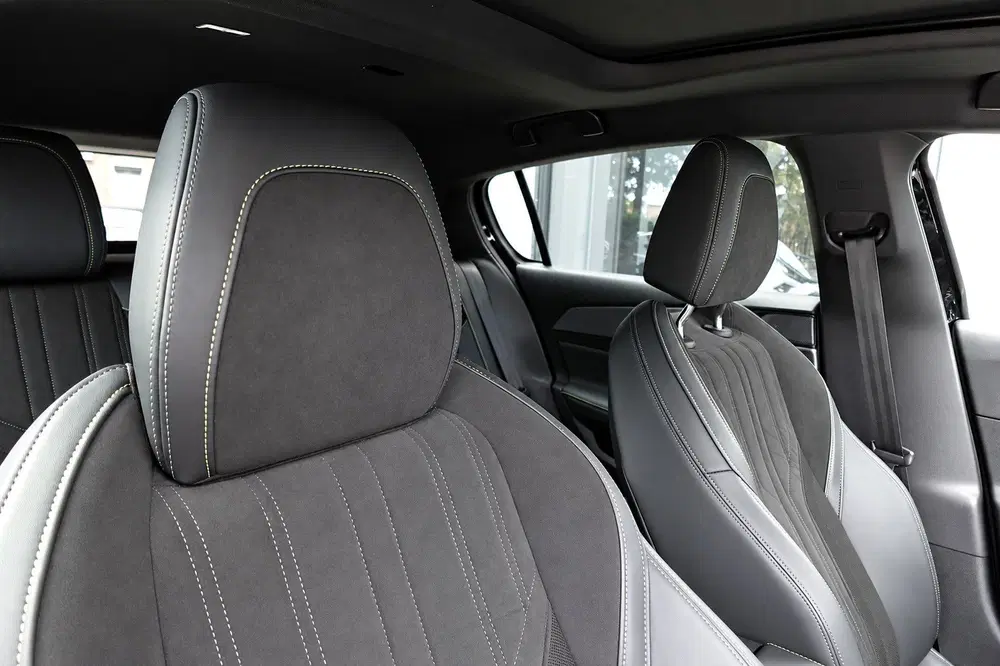 Peugeot 308 1.2 PureTech GT PANO 360 MATRIX uit 2023, foto 13