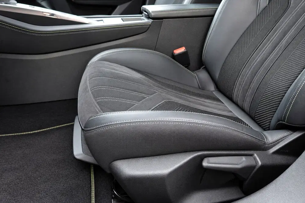 Peugeot 308 1.2 PureTech GT PANO 360 MATRIX uit 2023, foto 15