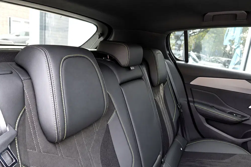 Peugeot 308 1.2 PureTech GT PANO 360 MATRIX uit 2023, foto 8