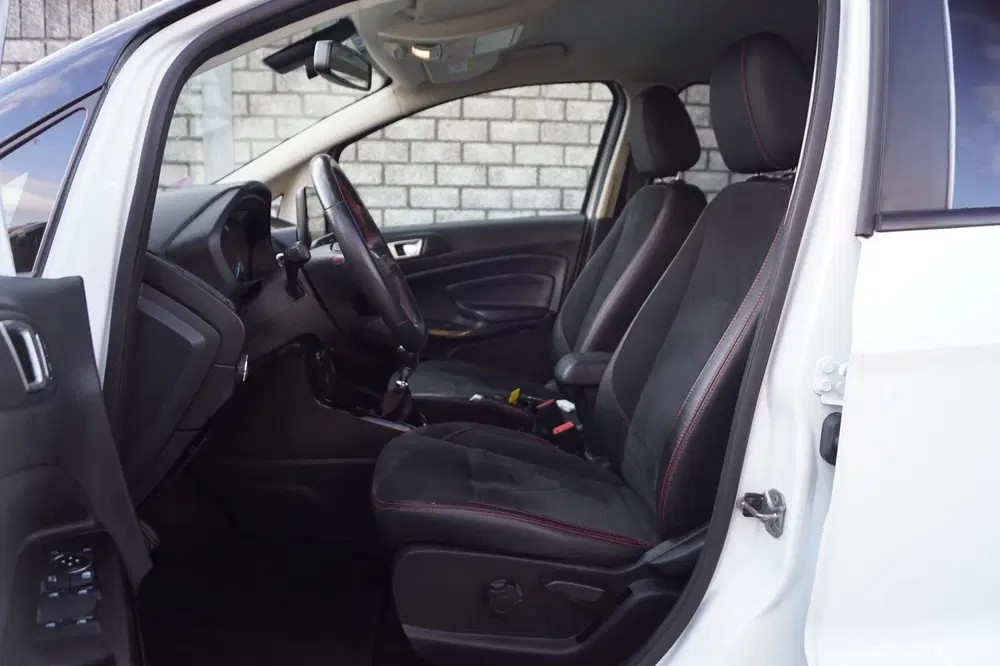 Ford EcoSport 1.0 EcoBoost ST-Line Navi Leder uit 2019, foto 4