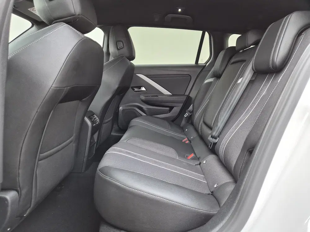 Opel Astra 54 kWh GS uit 2025, foto 11
