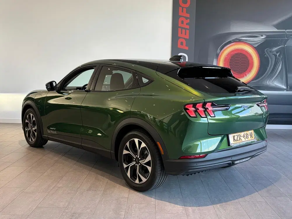 Ford Mustang Mach-E Standard RWD 73 kWh uit 2026, foto 3