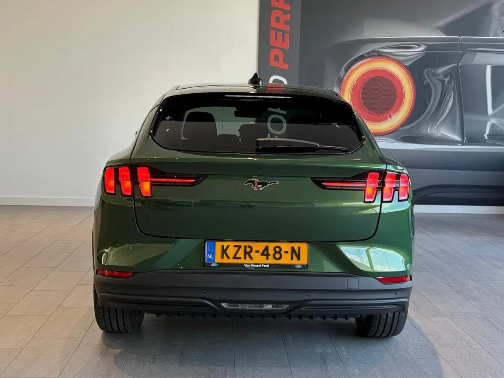 Ford Mustang Mach-E Standard RWD 73 kWh uit 2026, foto 4