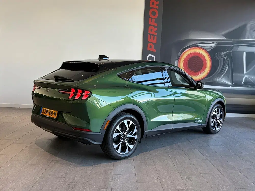 Ford Mustang Mach-E Standard RWD 73 kWh uit 2026, foto 5