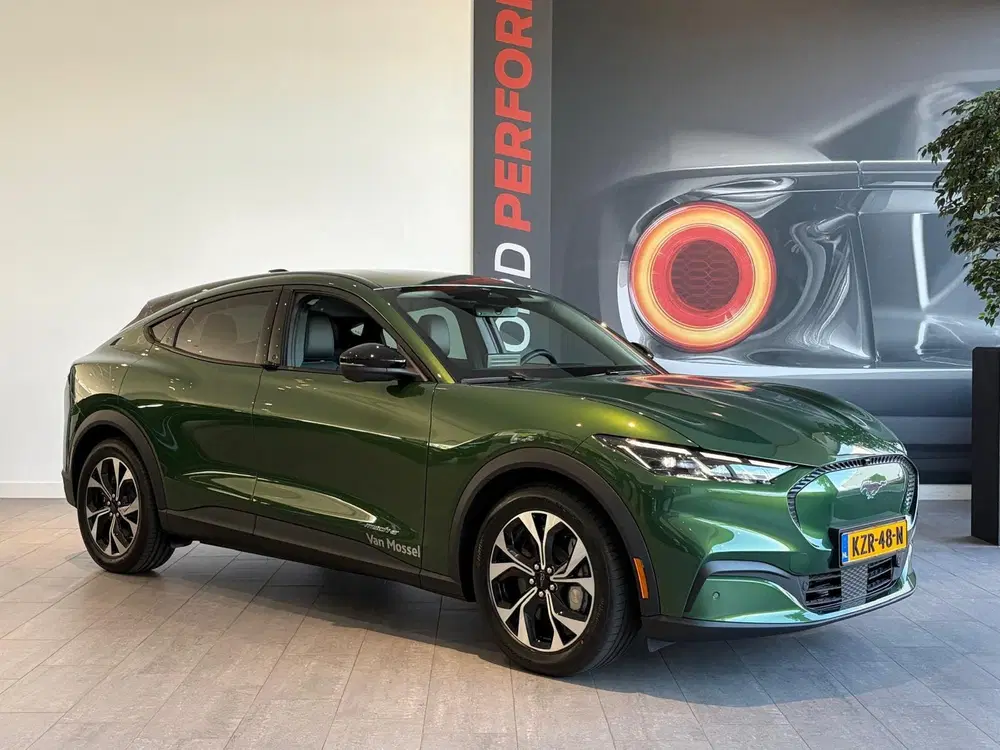Ford Mustang Mach-E Standard RWD 73 kWh uit 2026, foto 7
