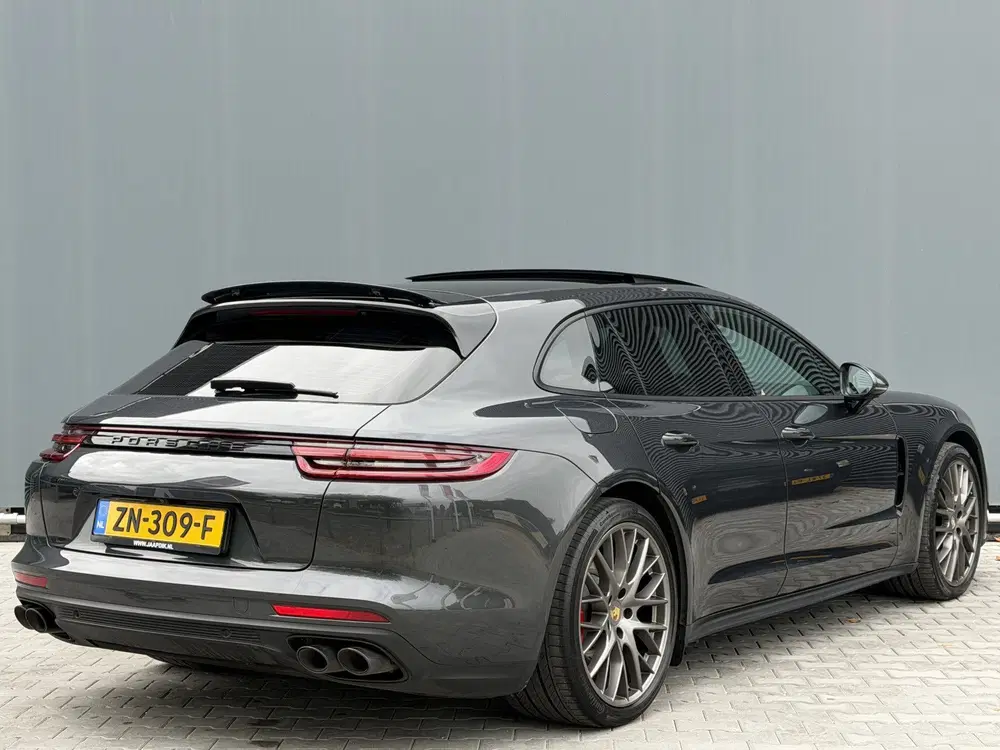 Porsche Panamera Sport Turismo BWJ 2019 uit 2019, foto 2