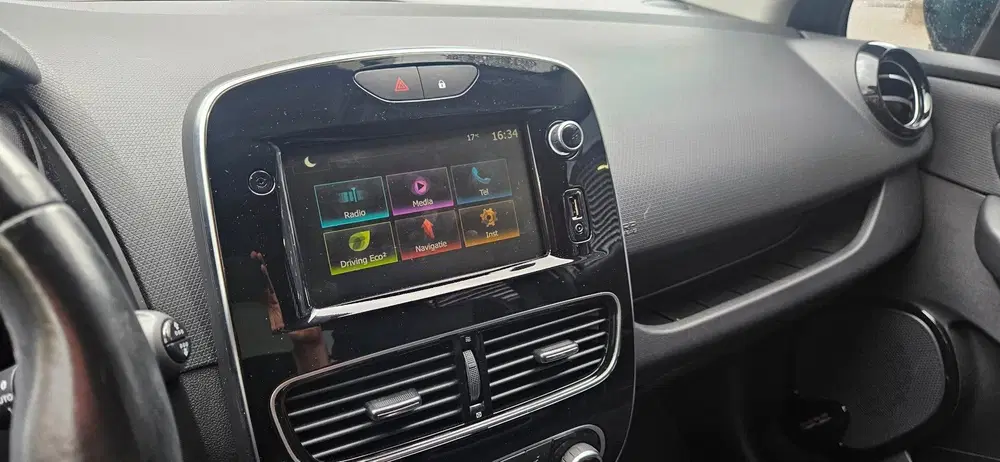 Renault Clio 0.9 TCe Intens uit 2019, foto 10
