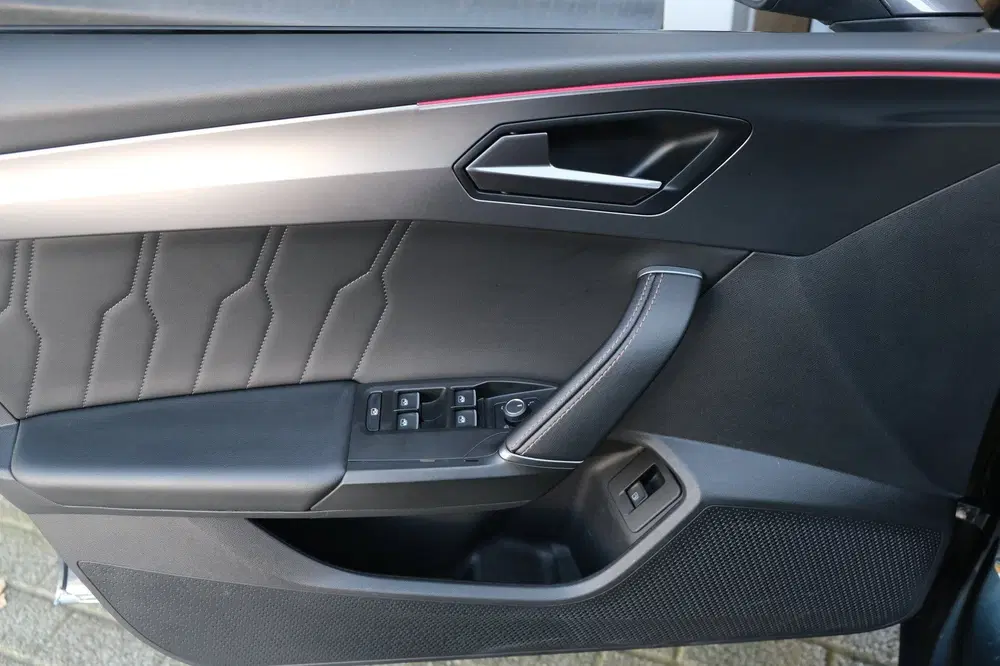 Cupra Leon 1.4 e-Hybrid 204PK Pano Volleder Cam Led N uit 2023, foto 13