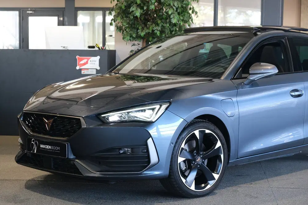 Cupra Leon 1.4 e-Hybrid 204PK Pano Volleder Cam Led N uit 2023, foto 14