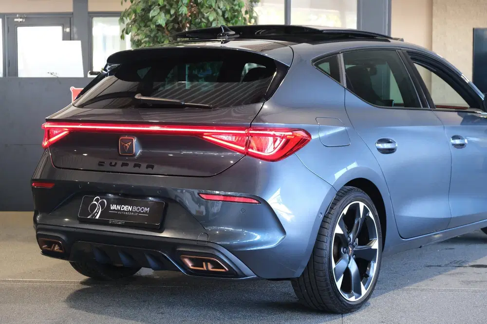 Cupra Leon 1.4 e-Hybrid 204PK Pano Volleder Cam Led N uit 2023, foto 15