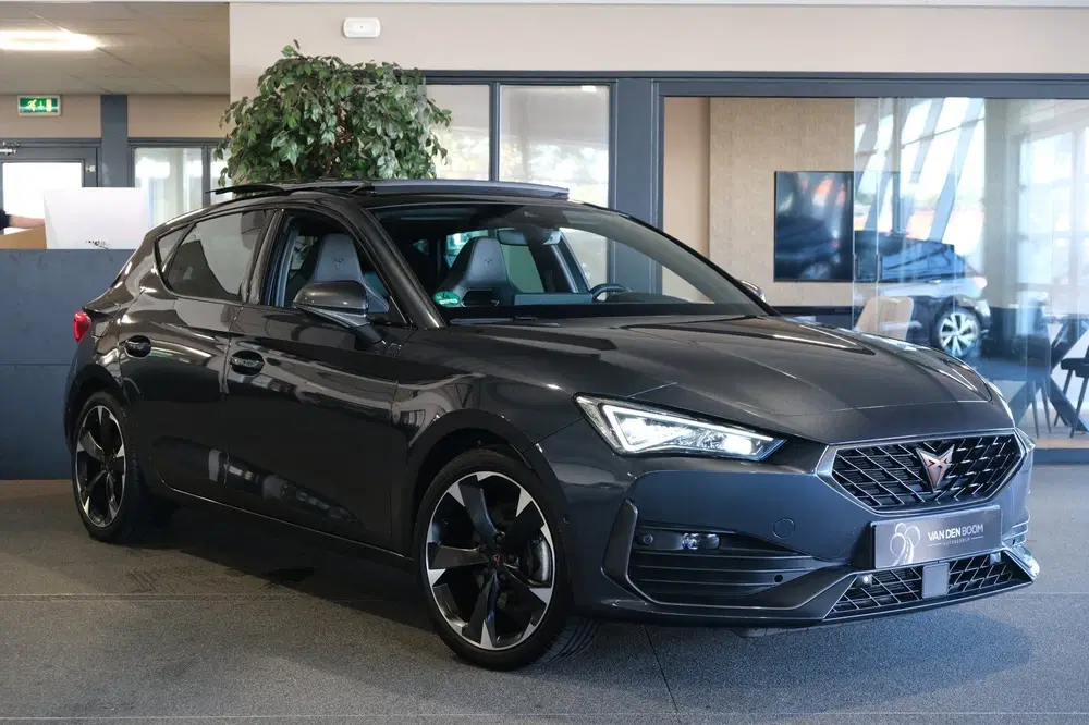 Cupra Leon 1.4 e-Hybrid 204PK Pano Volleder Cam Led N uit 2023, foto 6