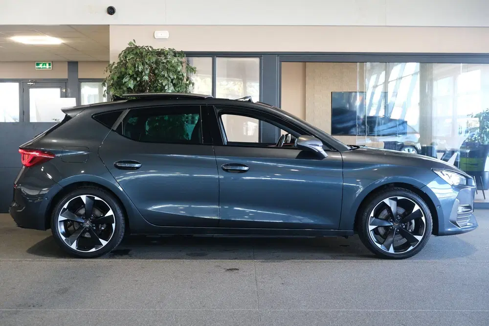Cupra Leon 1.4 e-Hybrid 204PK Pano Volleder Cam Led N uit 2023, foto 7