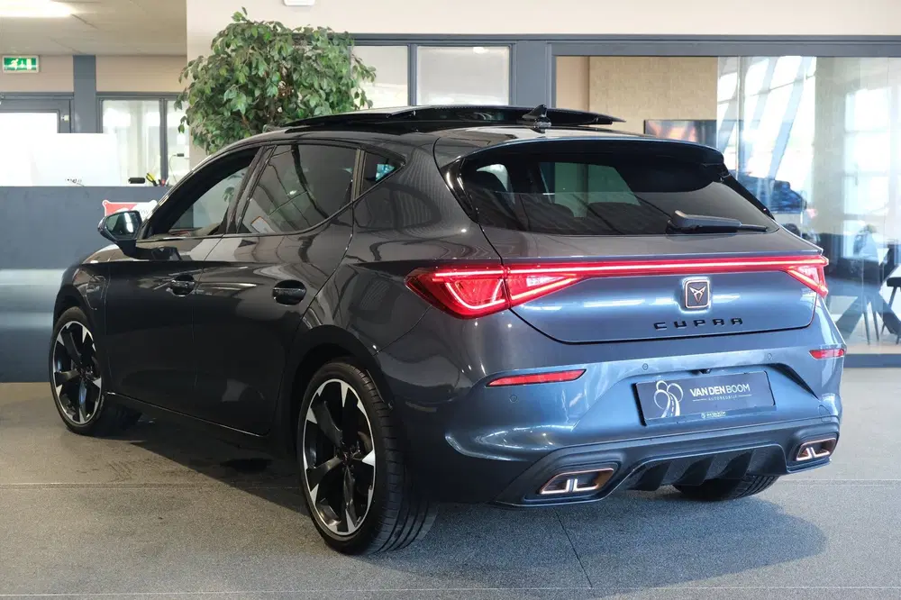 Cupra Leon 1.4 e-Hybrid 204PK Pano Volleder Cam Led N uit 2023, foto 8