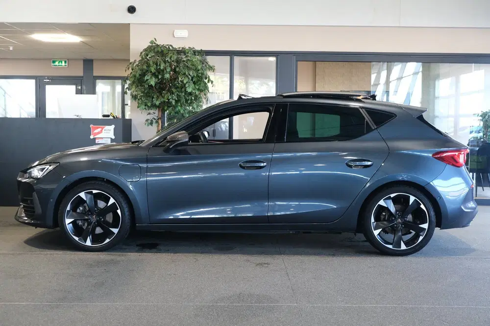 Cupra Leon 1.4 e-Hybrid 204PK Pano Volleder Cam Led N uit 2023, foto 9