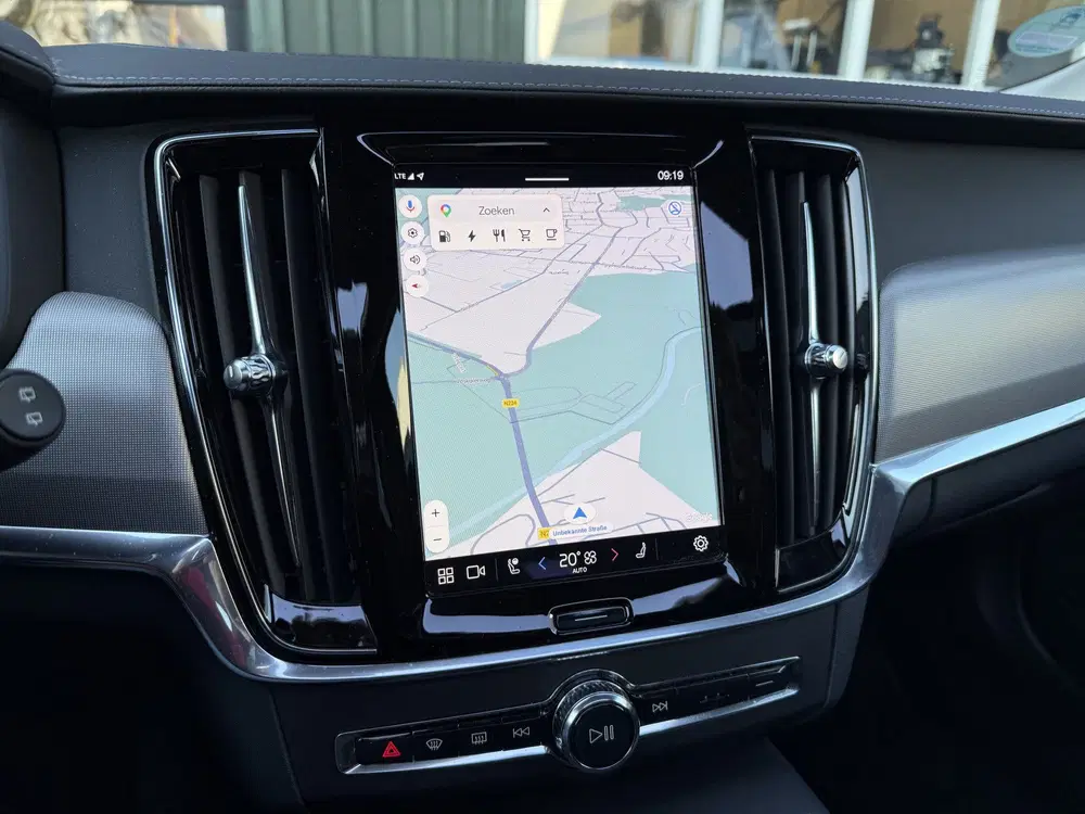 Volvo V90 2.0 T6 Plug-in hybrid AWD Plus Dark (bj 20 uit 2022, foto 13