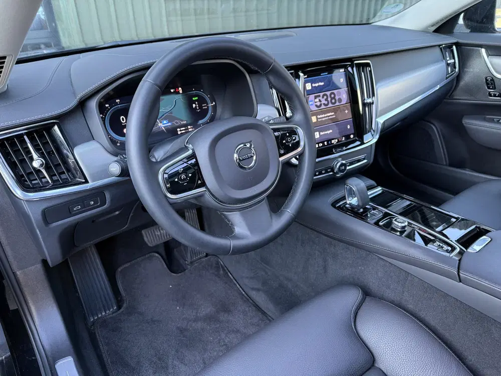Volvo V90 2.0 T6 Plug-in hybrid AWD Plus Dark (bj 20 uit 2022, foto 4