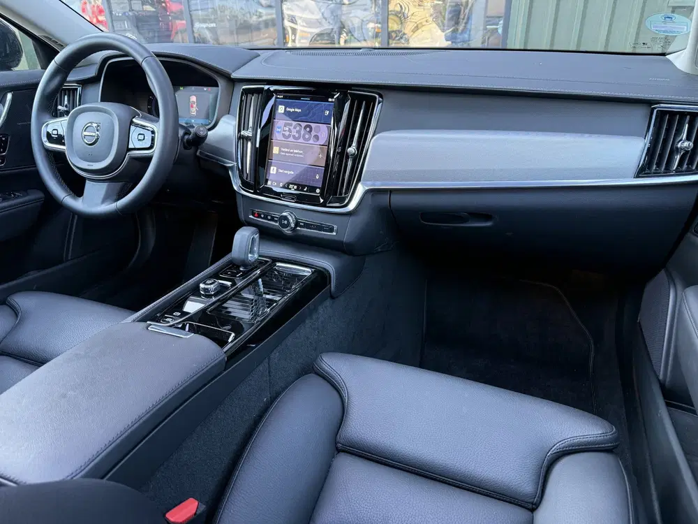 Volvo V90 2.0 T6 Plug-in hybrid AWD Plus Dark (bj 20 uit 2022, foto 6