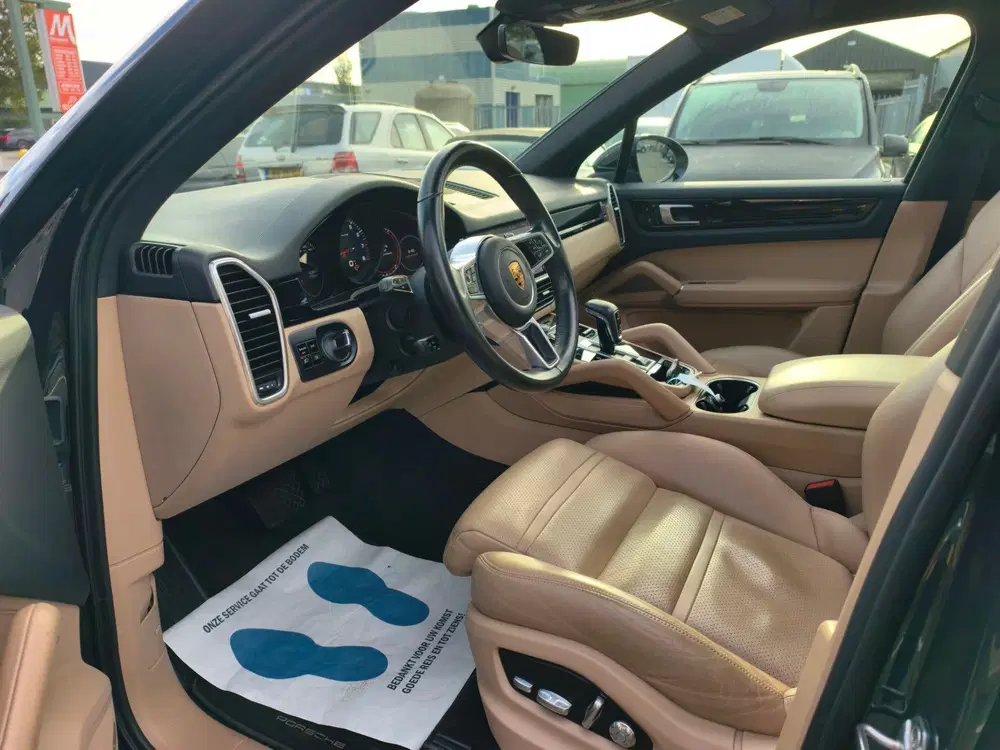 Porsche Cayenne 3.0 uit 2020, foto 9