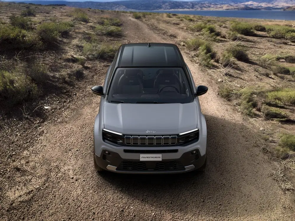 Jeep Avenger 1.2 e-Hybrid Summit uit 2025, foto 4