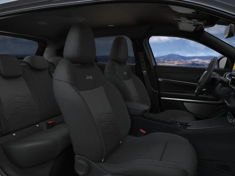 Jeep Avenger 1.2 e-Hybrid Summit uit 2025, foto 6